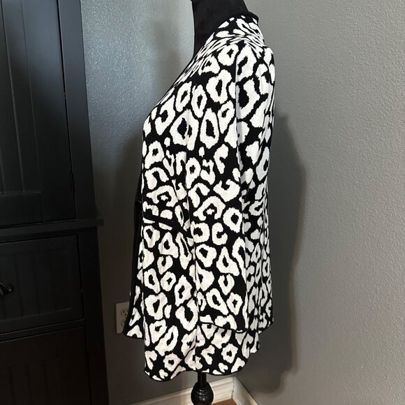 A. Giannetti Jacket Blazer 1X Black White Animal Print Open Front Office Modern - Picture 5 of 8